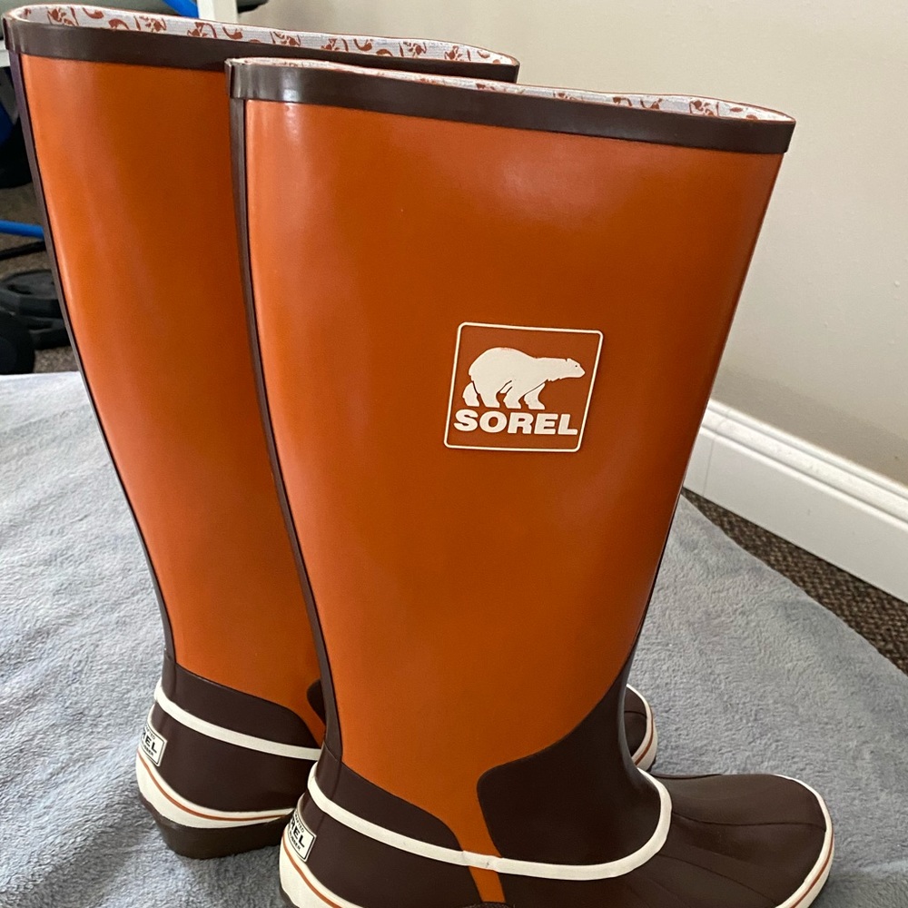 BNWOB Sorel brown/orange/white rubber rain boot 9